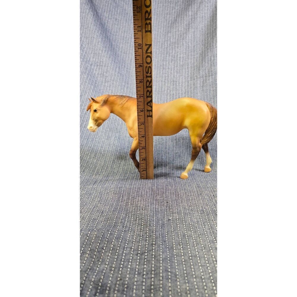 Breyer Sundance Dun Indian Pony - Picture 9 of 9